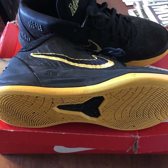 Various Nikes - Picture 9 of 14